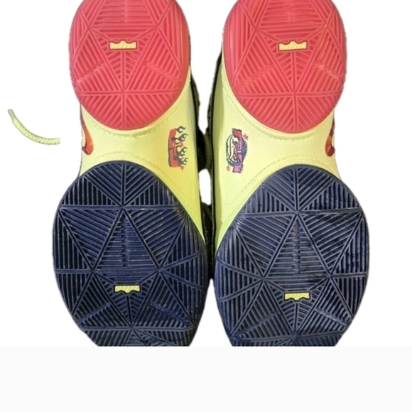 Nike LeBron 22 Bryce's World Sneakers Size 9.5 - Picture 10 of 15